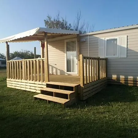 Oh! - L'espiguette Kamp alanı Le Grau-du-Roi